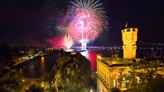 Feuerwerk über einem See, Langenargener Uferfest, Amt für Tourismus, Kultur und Marketing