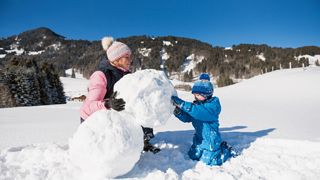 Schnee, Berge, Winter, Winterlandschaft, Familienurlaub, Winterurlaub, Familie, Schneemann bauen, Hörnerdörfer