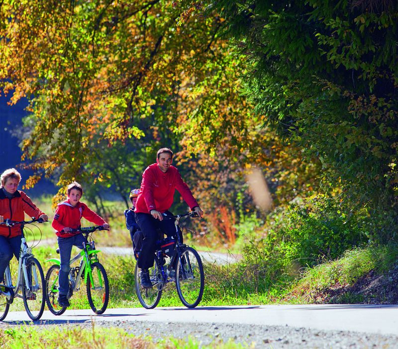 Familienausflug mit Fahrrad, Tourismusgemeinschaft Donautal & Klosterwinkel
